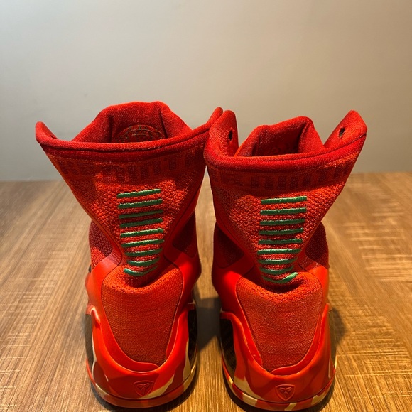 Nike Kobe 9 Elite Christmas 2014 Mens Athletic Sneaker Size 8.5 Red 630847-600 - Picture 4 of 9